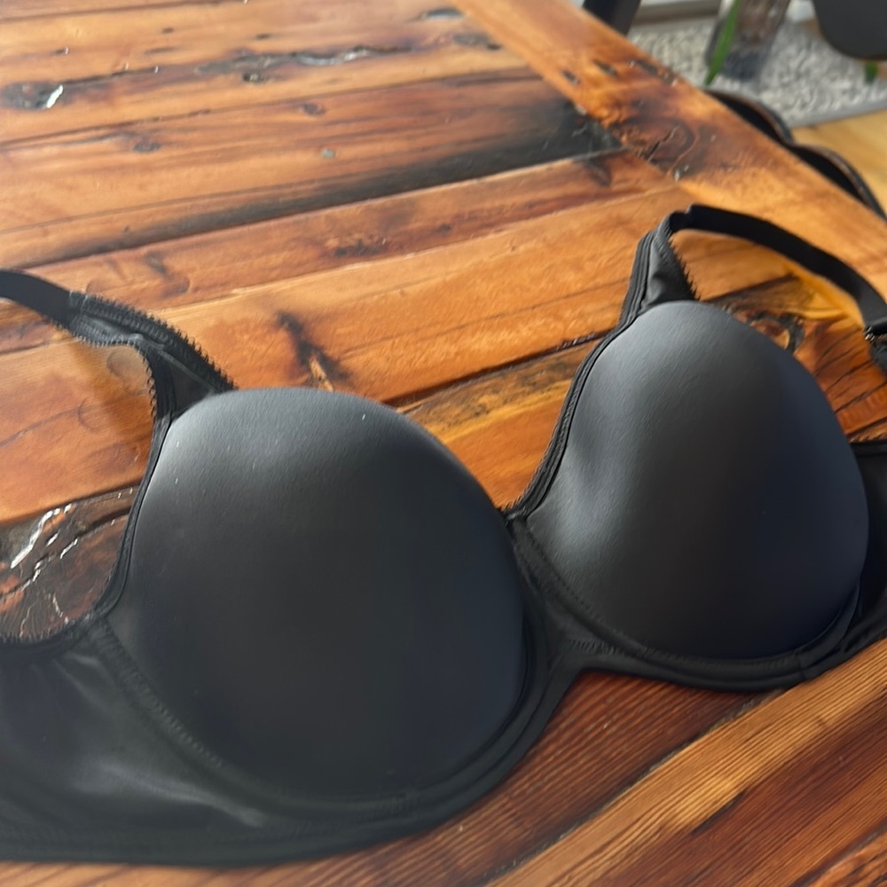 Wacoal, 36DD, underwire, lightly padded